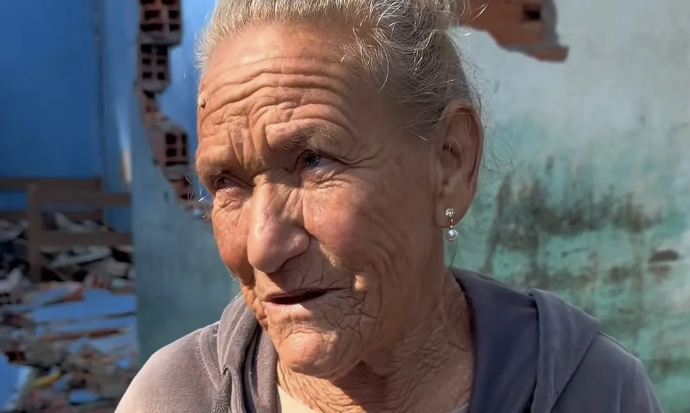 Famílias deixam área de risco em Franco da Rocha após anos de enchentes e medo dentro de casa