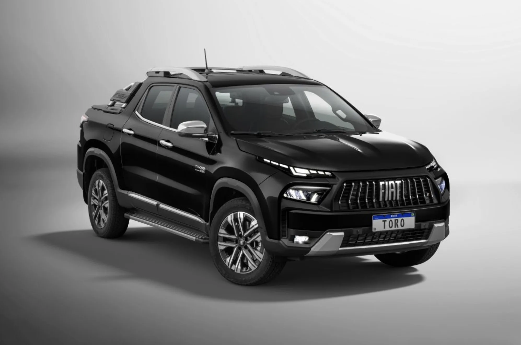 Fiat Toro chega a 650 mil unidades produzidas e mostra como virou referência entre as picapes médias no Brasil