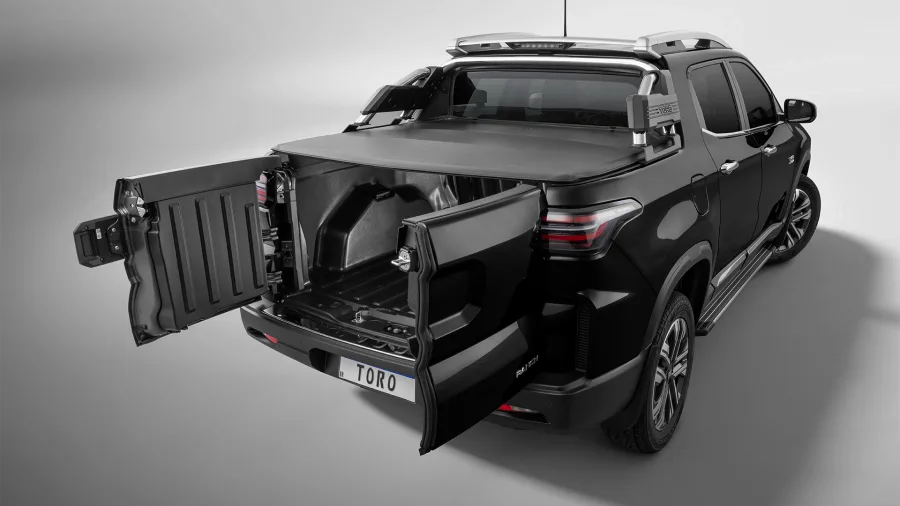 A Toro Ranch 2026 é a mais cara da linha e aposta em acabamento marrom, visual cromado e pacote completo de tecnologia para mirar compradores de SUVs premium.