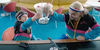 Sessão da Tarde hoje (22/05/2026): Dois é Demais em Orlando; filme da viagem que vira desastre e diversão pra quem for assistir na Globo