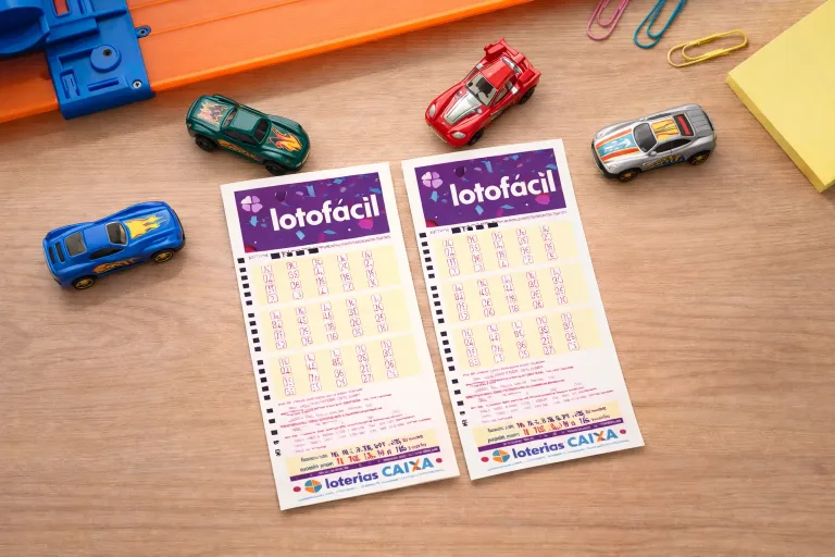 Resultado da Lotofácil 3676, números sorteados dia 04/05/2026, acumulou, prêmio de R$ 5.500.000 daria para comprar frota de 75 Fiat Mobi Like 2026