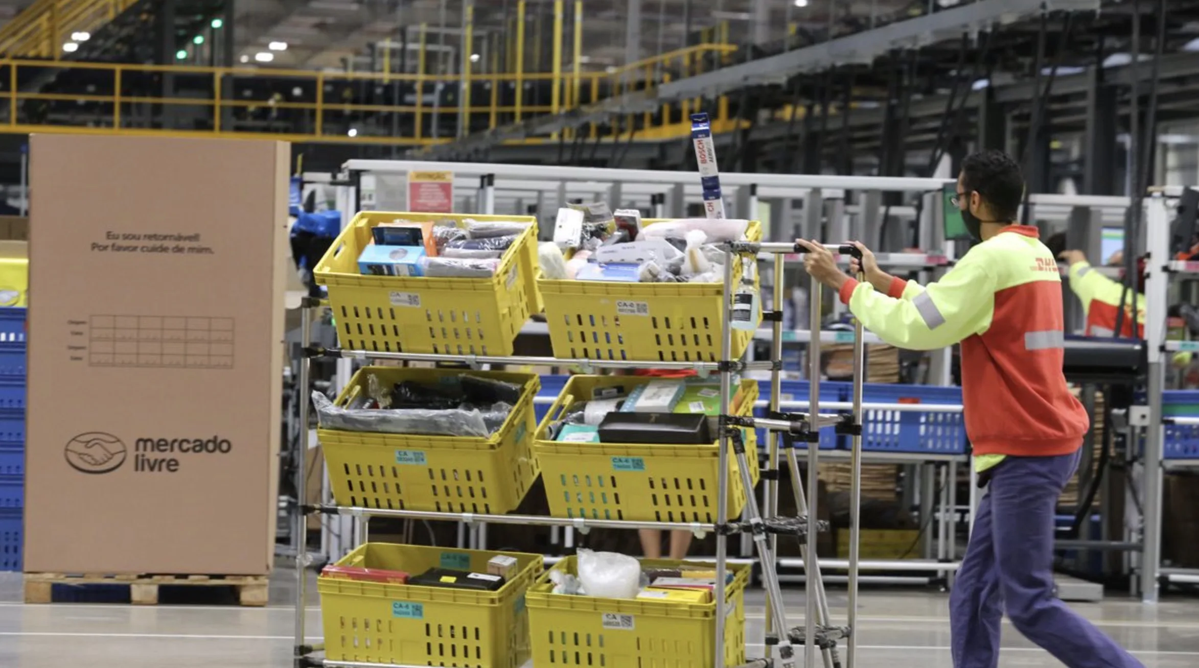 Mercado Livre Cajamar: Emprego com salário de R$ 2.207 e benefícios completos abre 100 vagas na logística; veja como se cadastrar para as vagas de trabalho