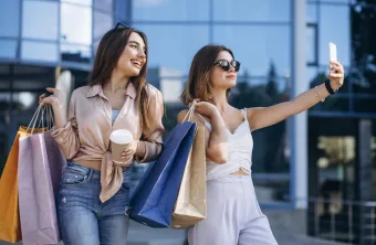 Shoppings de SP tem promoções com carros, iPhones e kits de beleza viram estratégia central para atrair consumidores para o Dia das Mães 2026