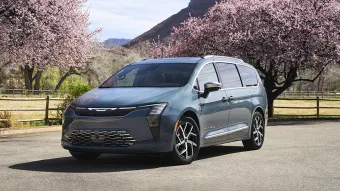 Será que a Chrysler escapou da morte? Conheça o plano bilionário da Stellantis para salvar a marca