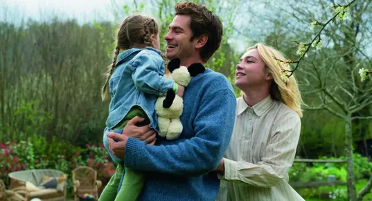 Sessão da Tarde hoje (08/06) tem filme estrelado por Andrew Garfield e Florence Pugh nesta segunda-feira