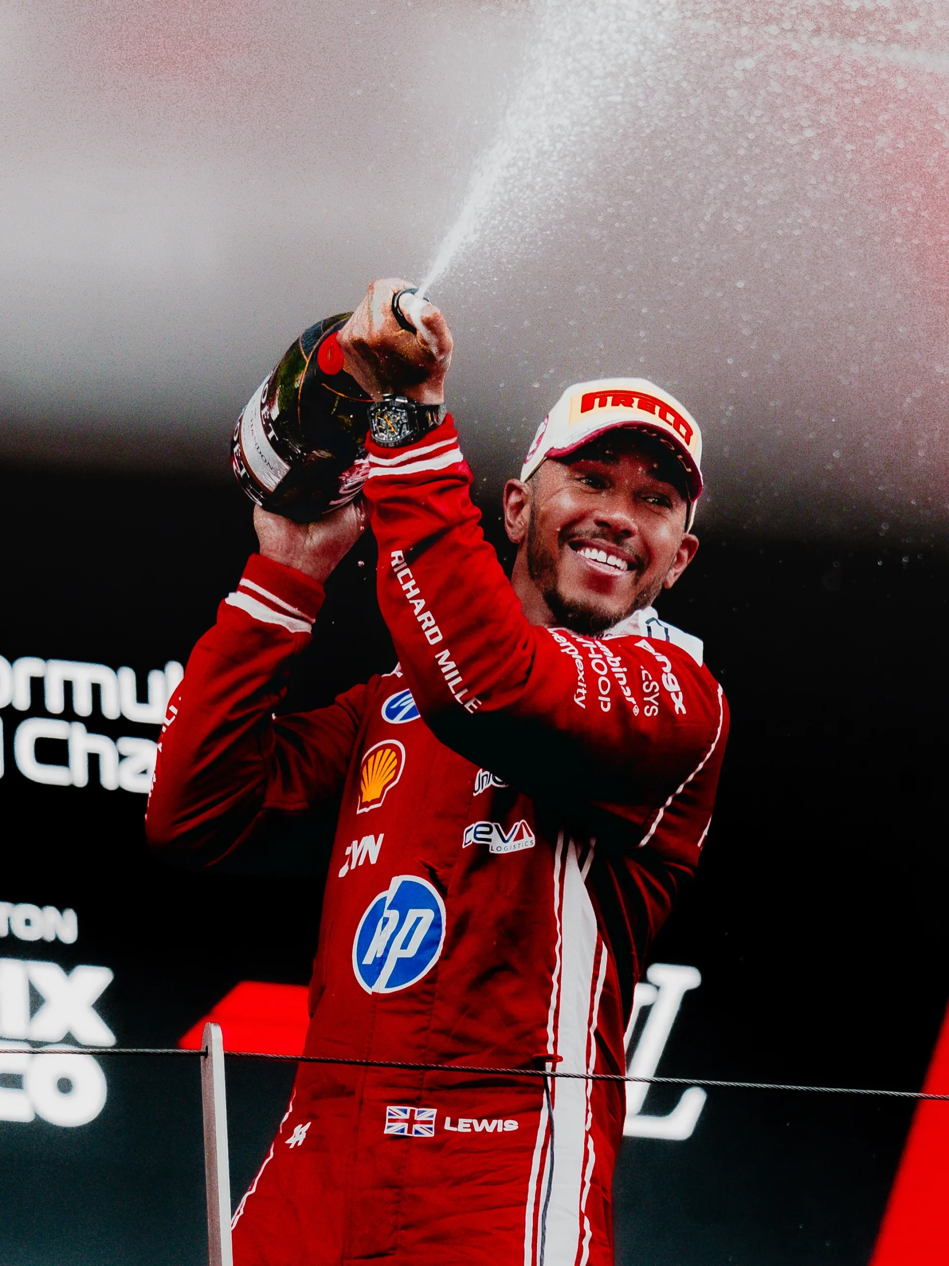 Lewis Hamilton voltou ao topo da Fórmula 1 ao vencer o GP da Barcelona