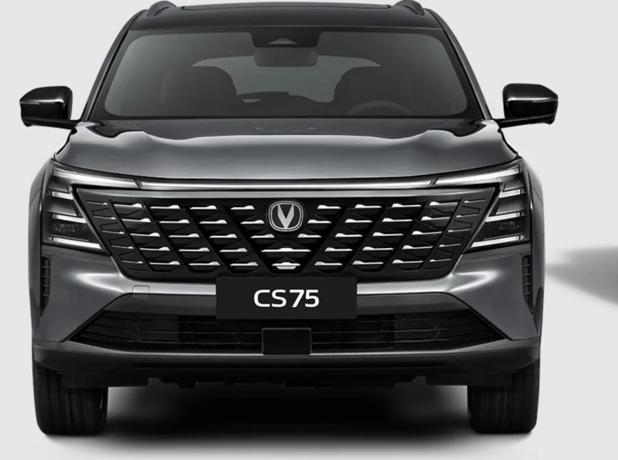 O Caoa Changan CS75 estreia no Brasil por R$ 199.990 e aposta em uma fórmula diferente da maioria dos SUVs chineses. Em vez da eletrificação, traz motor 1.5 turbo flex de 180 cv e câmbio automático de oito marchas.