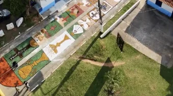 Corpus Christi em Carapicuíba emocionou moradores e revelou uma tradição que segue mais viva do que nunca