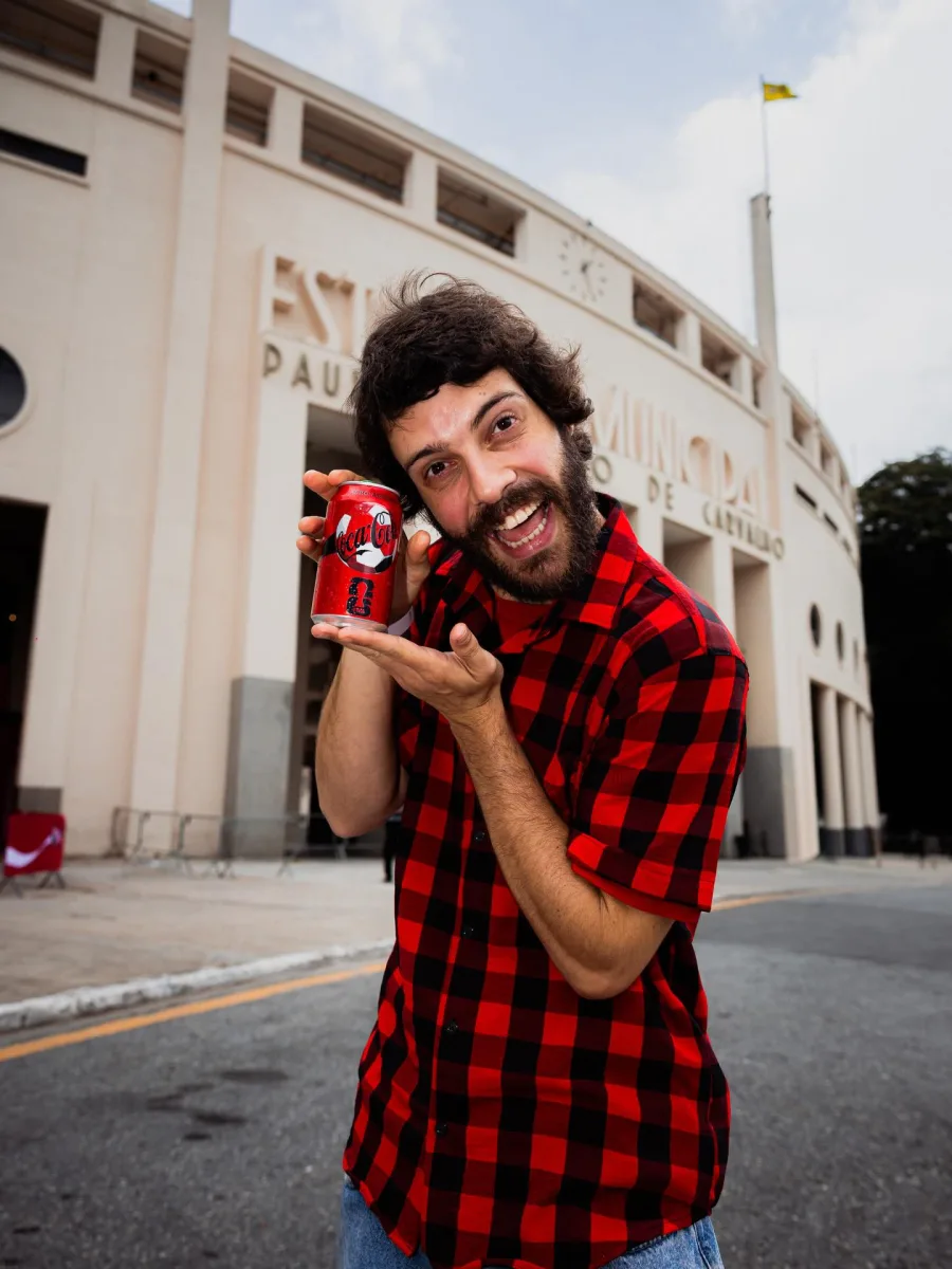 Conhecido pelo personagem Repórter Doidão, Diogo Defante construiu carreira na internet com humor improvisado, participações em coberturas esportivas e situações que frequentemente geram repercussão nas redes sociais.