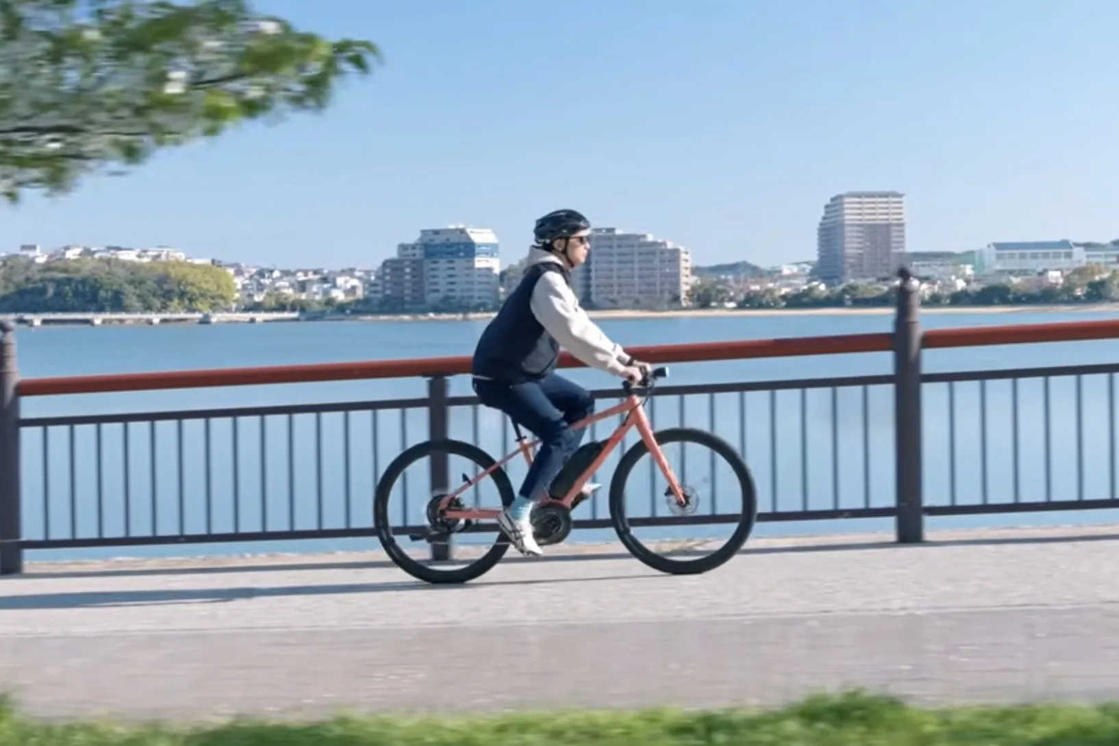 Adeus ônibus? Nova bicicleta elétrica promete até 90 km e aposta em tecnologia
