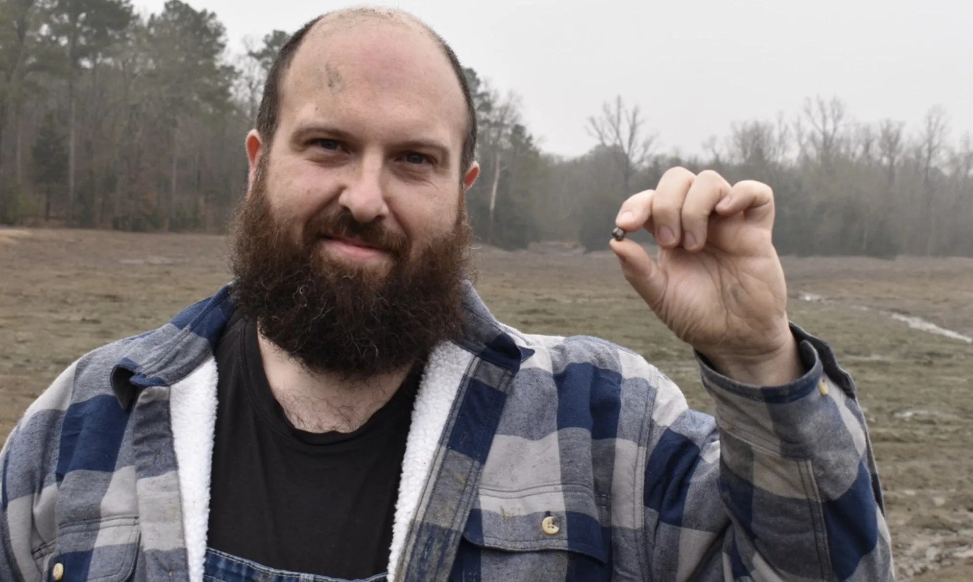 Ele entrou em uma cratera por curiosidade e saiu com um diamante que vale uma fortuna; Conheça a história do turista francês encontrou um diamante de 7,46 quilates em um parque dos Estados Unidos