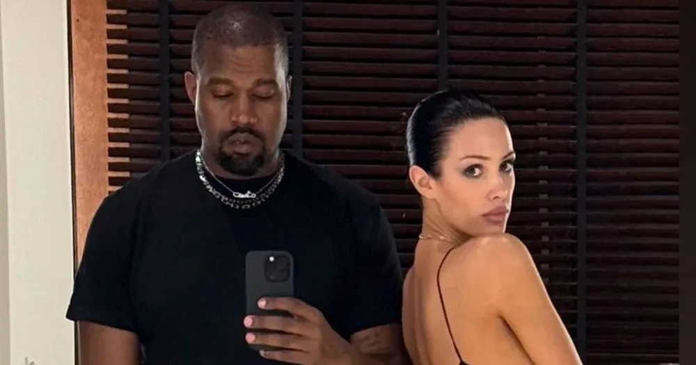 Bianca Censori publicou foto polêmica com Kanye West no chuveiro e a reação do Instagram foi imediata