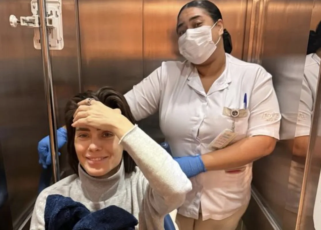 Carolina Dieckmann revelou que uma infecção urinária sem sintomas evoluiu para uma infecção nos rins; Atriz ficou internada e fez um alerta sobre febre alta