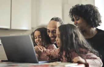 Barueri quer transformar ideias em renda? Nova “Escola de Empreendedorismo Familiar” revela apoio para famílias empreendedoras