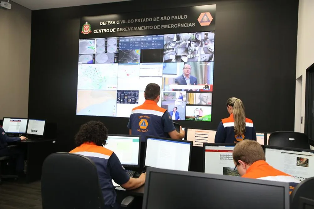Defesa Civil de SP desliga alertas após falso aviso extremo com “misantropia” em celulares