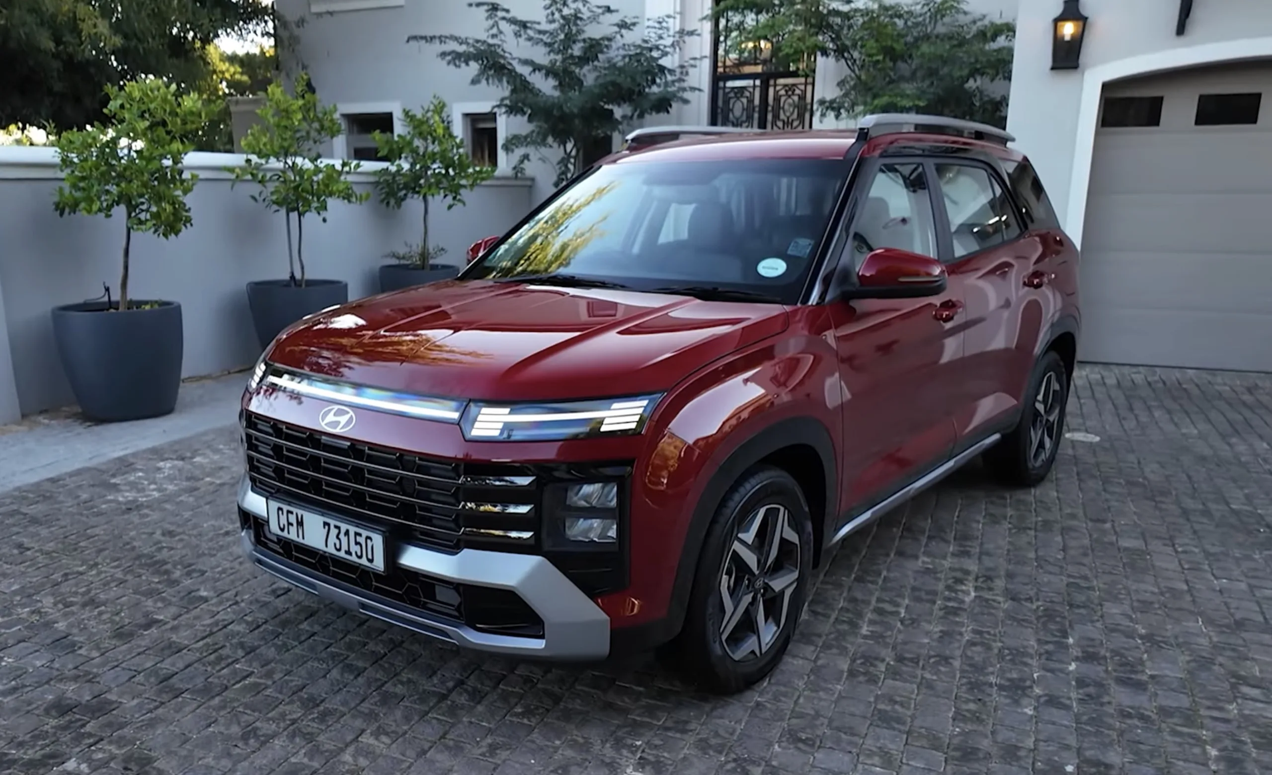 Hyundai lança novo SUV de 7 lugares parecido com o Creta por R$ 76 mil e deixa brasileiros chocados com o que existe fora do país