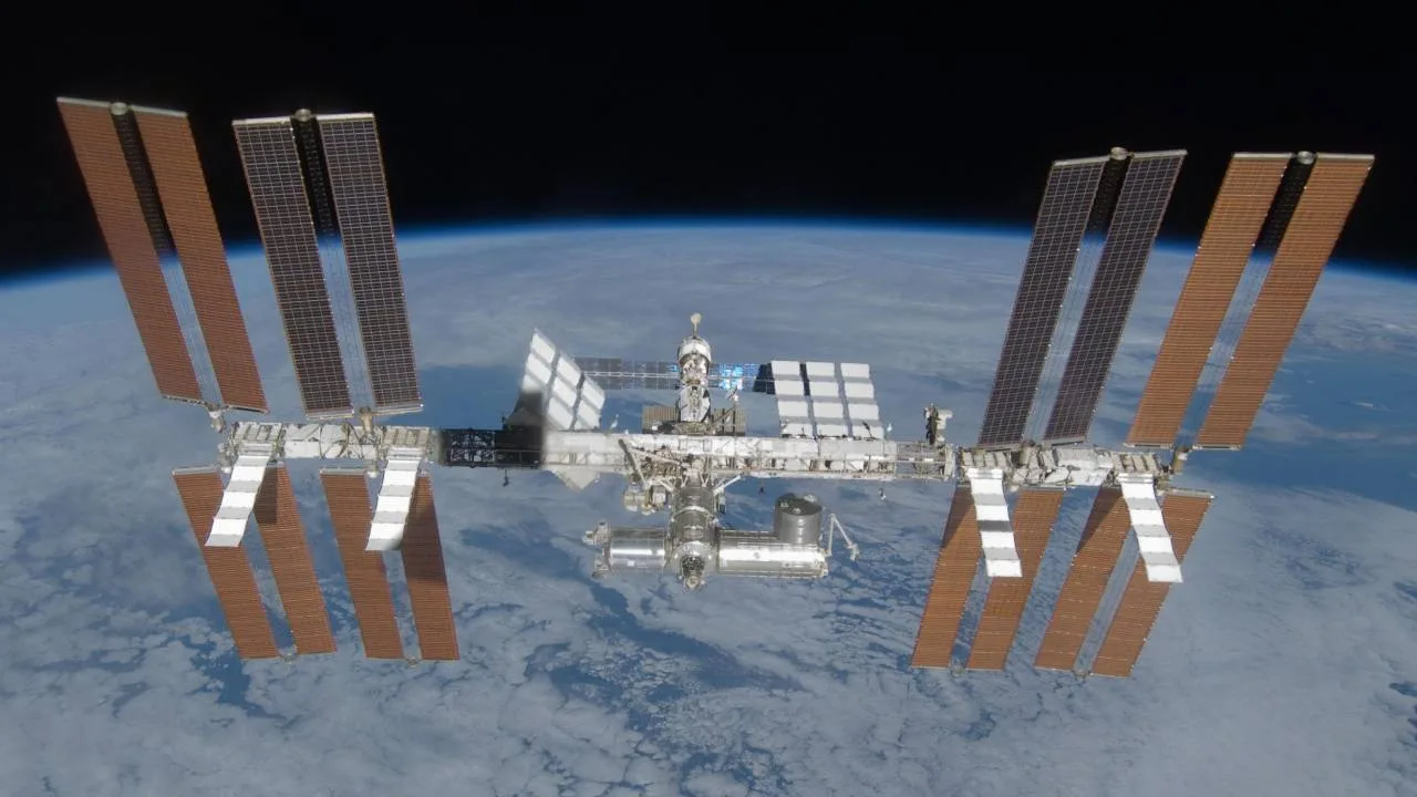 Estação Espacial Internacional: Nasa cancela alerta de evacuação após vazamento de ar preocupar tripulação