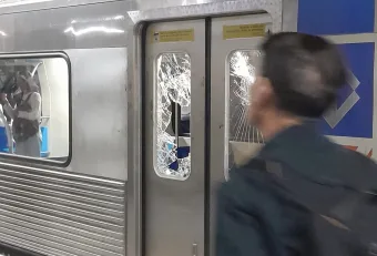 Vídeo: Homem de 39 anos foi detido após quebrar vidros de um trem na Estação Paraíso em SP