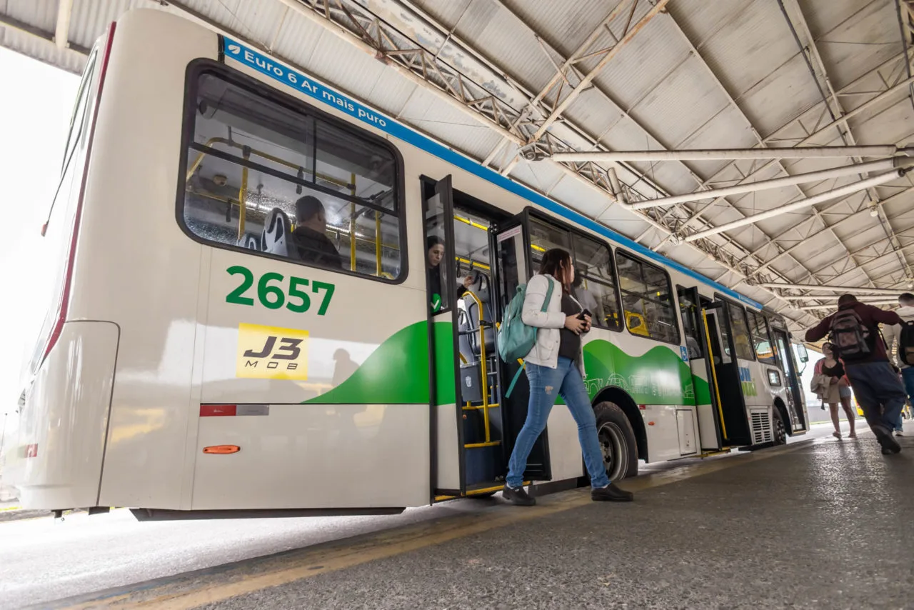 Jundiaí amplia transporte coletivo no Medeiros e leva ônibus para avenida que aguardava atendimento há mais de quatro anos