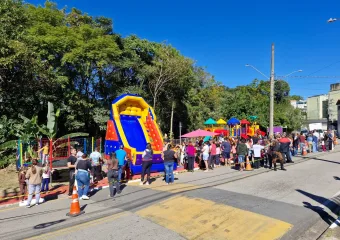 Vila Nova recebe novo parquinho e amplia opções de lazer para crianças em São Roque (SP)