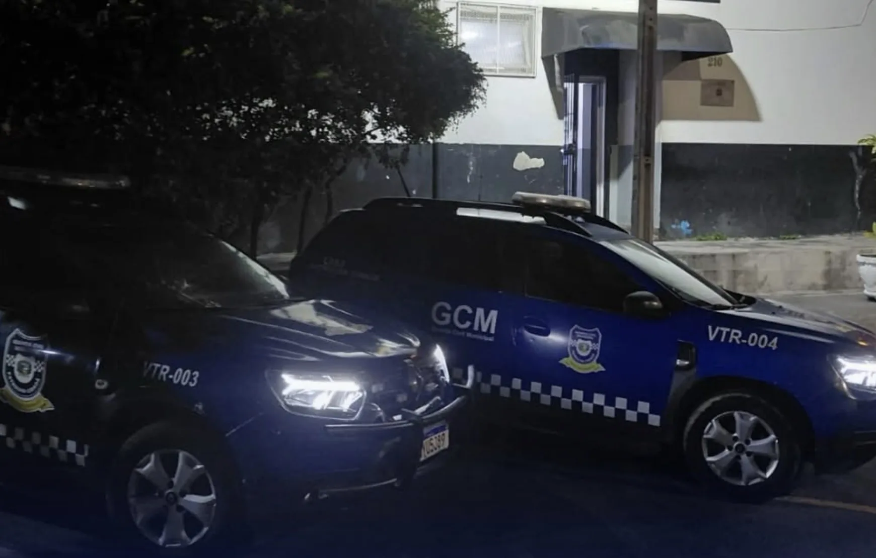 Foragido tentou fugir e deu nome falso à GCM em Francisco Morato; veja como os agentes descobriram o mandado por roubo