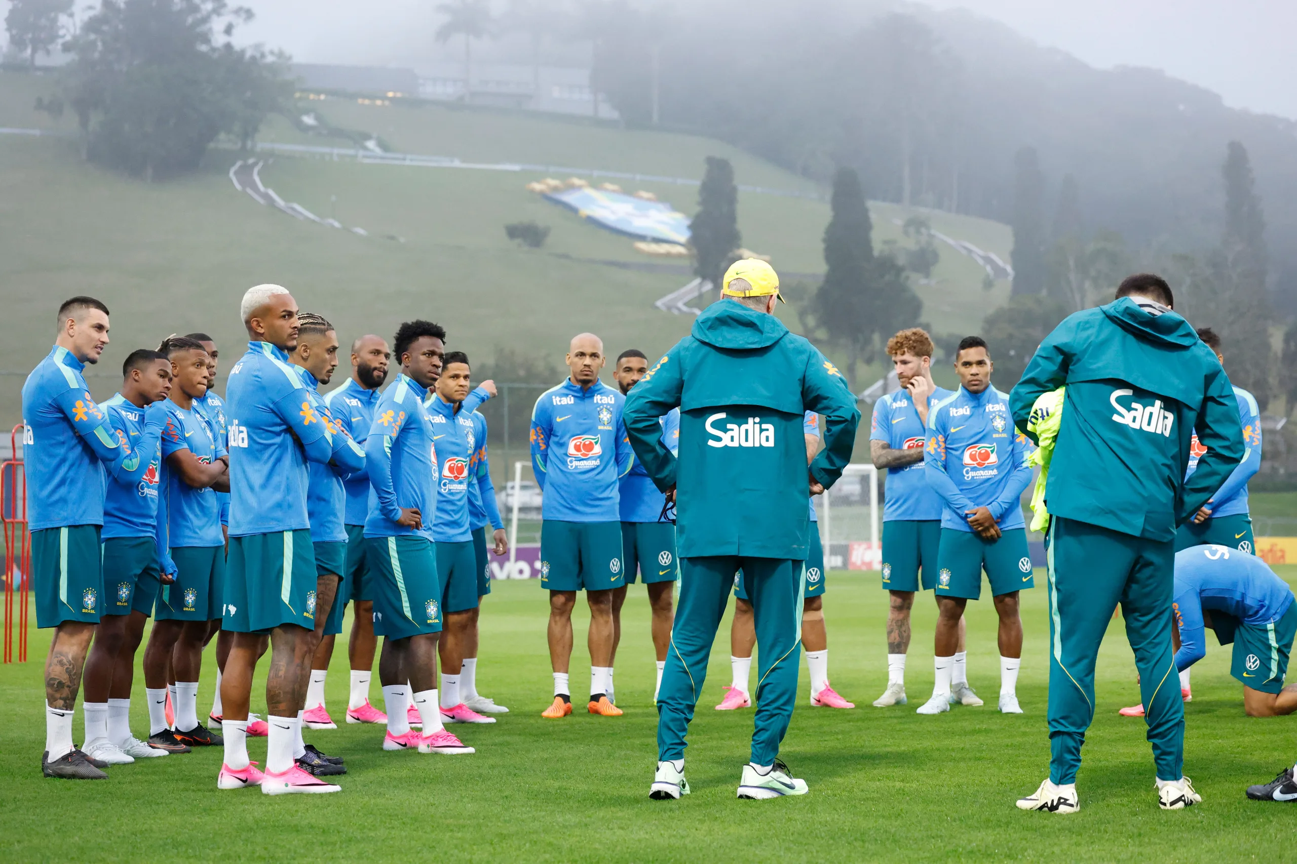 Por que o Brasil virou exceção na Copa de 2026? A lista completa de jogadores revela um detalhe raro entre 48 seleções