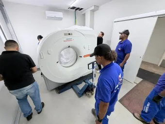 Cajamar instala novo tomógrafo e amplia em 500 exames por mês a capacidade da rede municipal