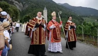 “É uma ruptura grave dentro da Igreja”, diz fiel sobre excomunhão de bispos lefebvrianos após ordenação sem autorização do papa Leão XIV
